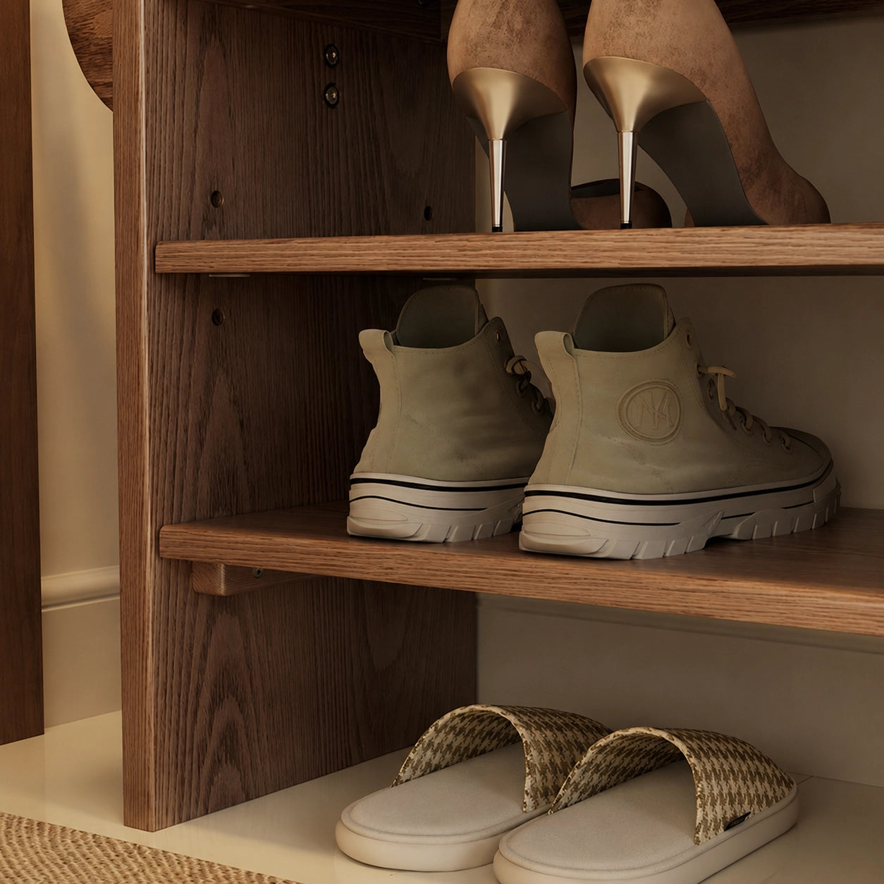 Dog-Shaped Shoe Storage Bench with Padded Seat, Solid Rubber Wood
